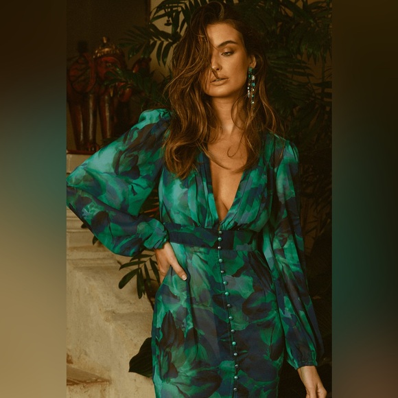 SOLD ☑️Runway the Label MIDI DRESS - GREEN - Picture 8 of 8